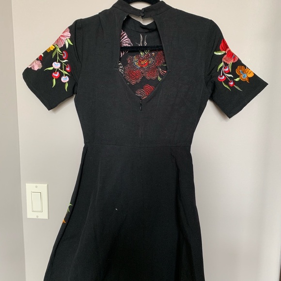 ASOS embroidered dress - Picture 2 of 3
